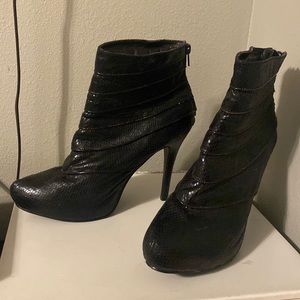 Boston Design Studio Faux Snake Skin Black Heels 10.0 US women’s| Worn|